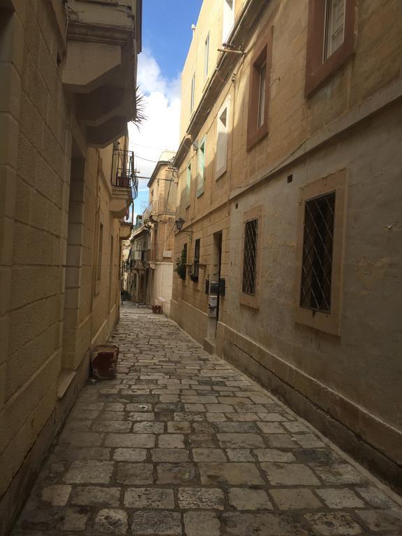 Rose Building Apartment Cospicua Экстерьер фото